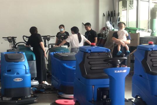 全自動(dòng)洗地機 選購潔臣士洗地機絕對物超所值(圖3)