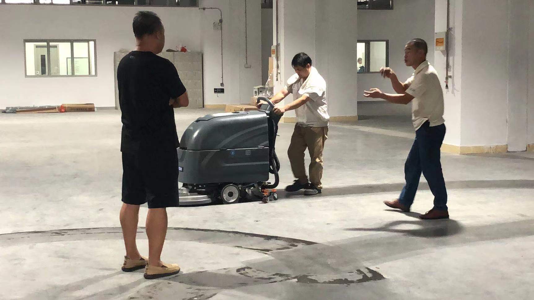 洗地機效率高,為什么還每天要清潔？(圖1)